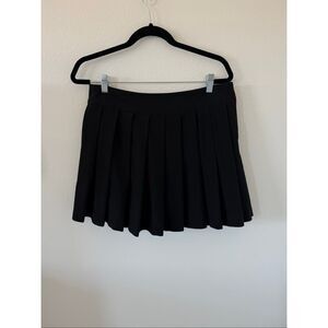 NWOT Aritzia Sunday Best Black Pleated Skirt, size: 10